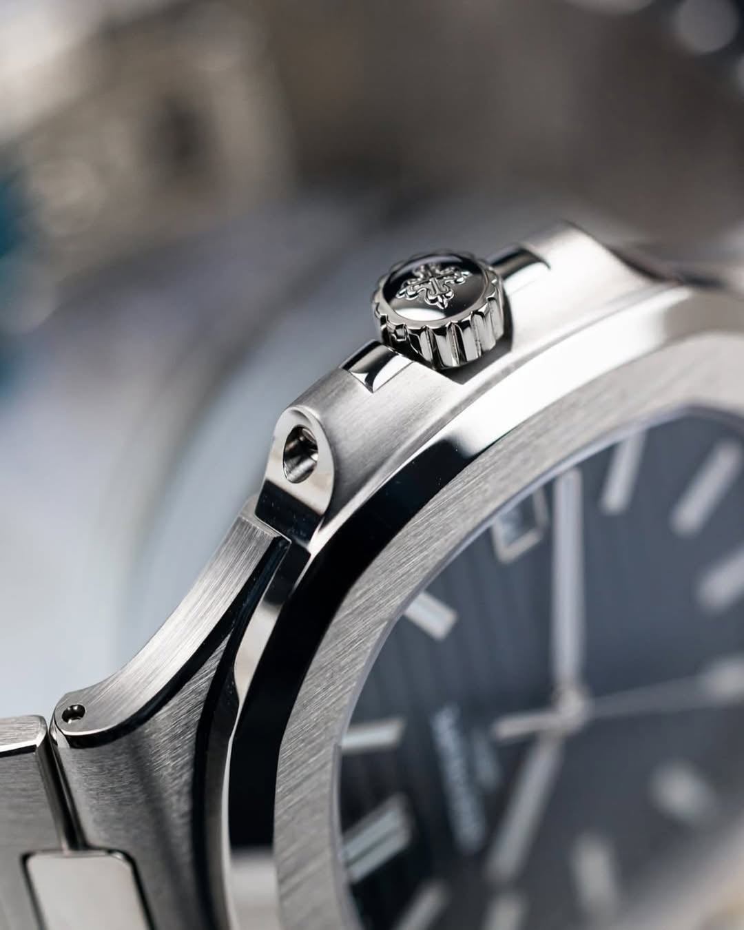 Patek Philippe Nautilus Watch Blue Dial Silver Color Strap Quartz Movement Dated Watch PK-5711R-001-BLUE