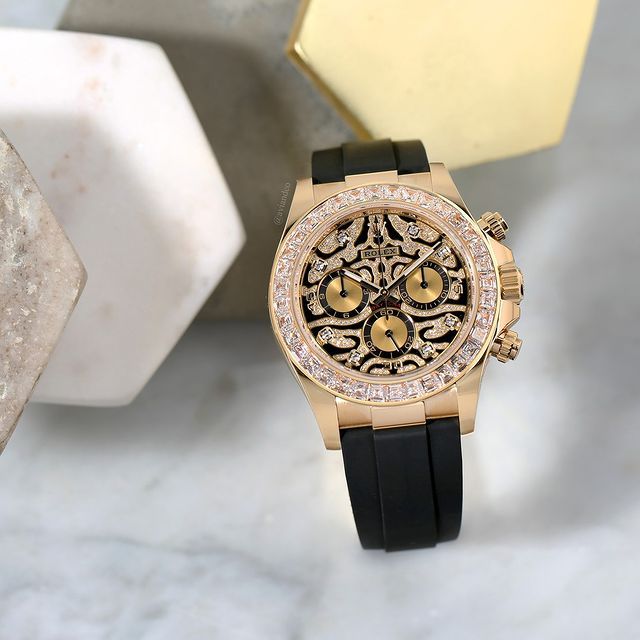 Golden Case Chronograph Men's Watch, Quartz Watch With Diamond
