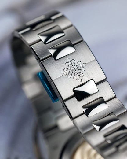 Patek Philippe Nautilus Watch Blue Dial Silver Color Strap Quartz Movement Dated Watch PK-5711R-001-BLUE